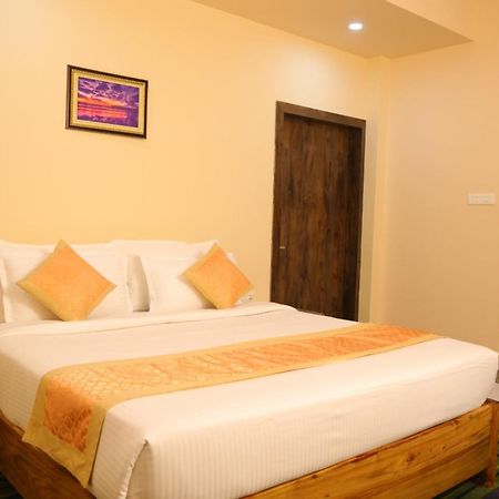 Goroomgo Silicon Residency Puri Near Sea Beach & Temple - Luxurious Room - Lift And Parking Facilities - Best Seller Extérieur photo